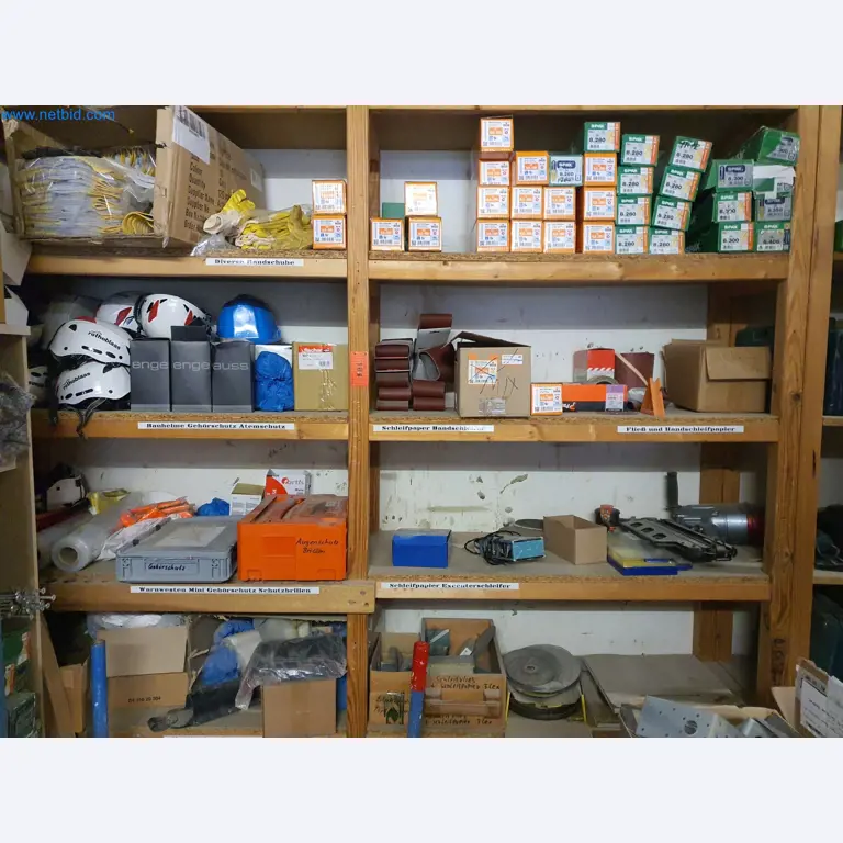 Holzbearbeitende- und metallbearbeitende Maschinen und Warenlager eines Fertighausherstellers -1