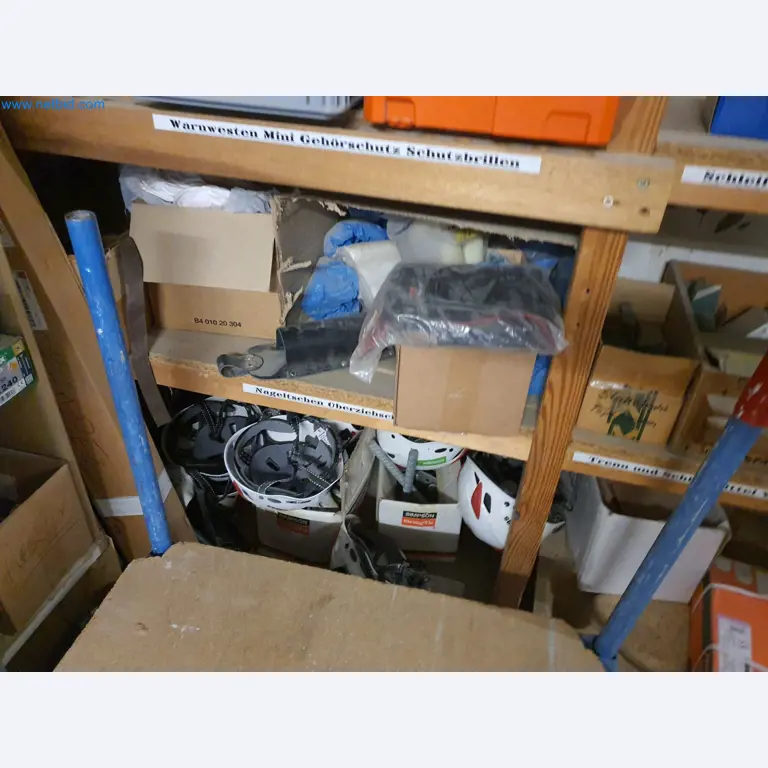 Holzbearbeitende- und metallbearbeitende Maschinen und Warenlager eines Fertighausherstellers -2