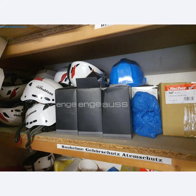 Holzbearbeitende- und metallbearbeitende Maschinen und Warenlager eines Fertighausherstellers -3