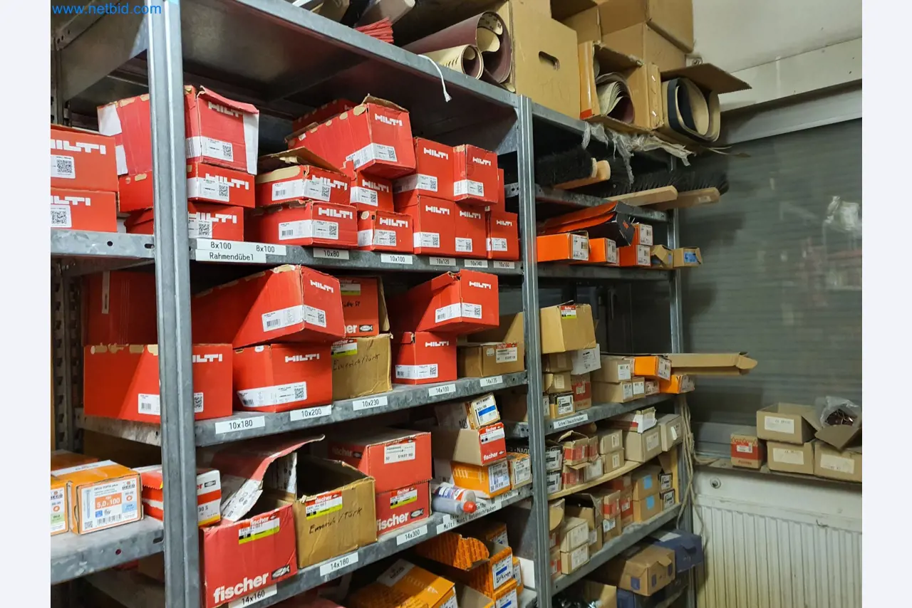 Holzbearbeitende- und metallbearbeitende Maschinen und Warenlager eines Fertighausherstellers -10