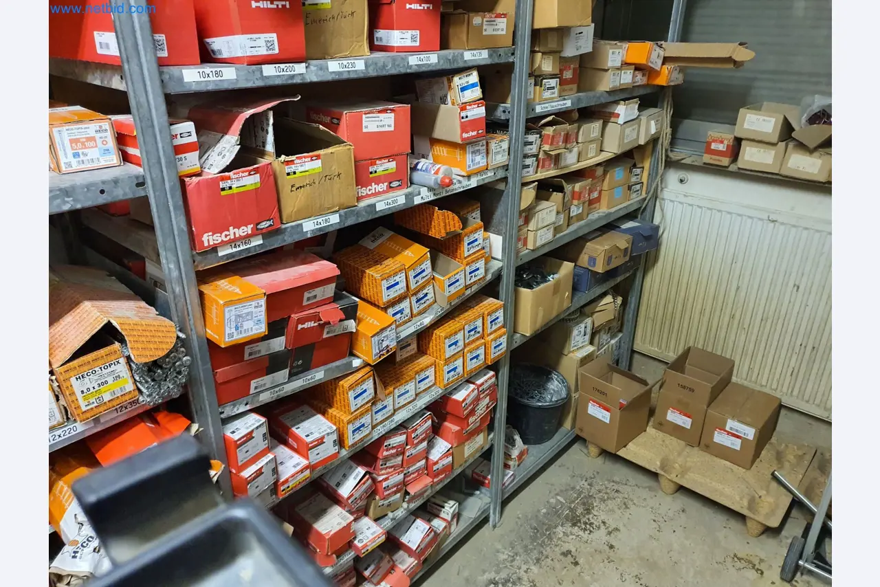 Holzbearbeitende- und metallbearbeitende Maschinen und Warenlager eines Fertighausherstellers -11