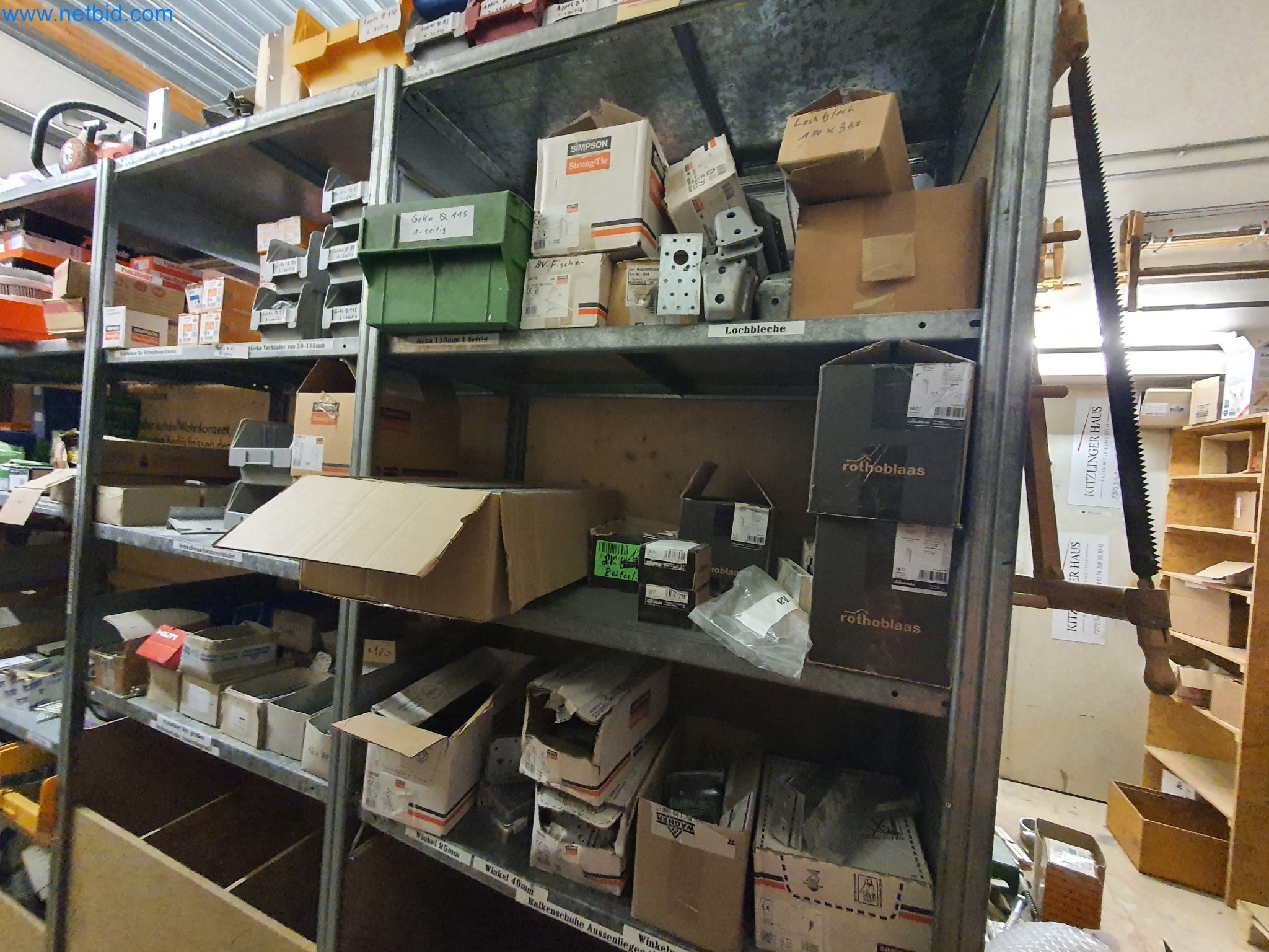 Stroji za obdelavo lesa in kovin ter skladišče proizvajalca montažnih hiš-12