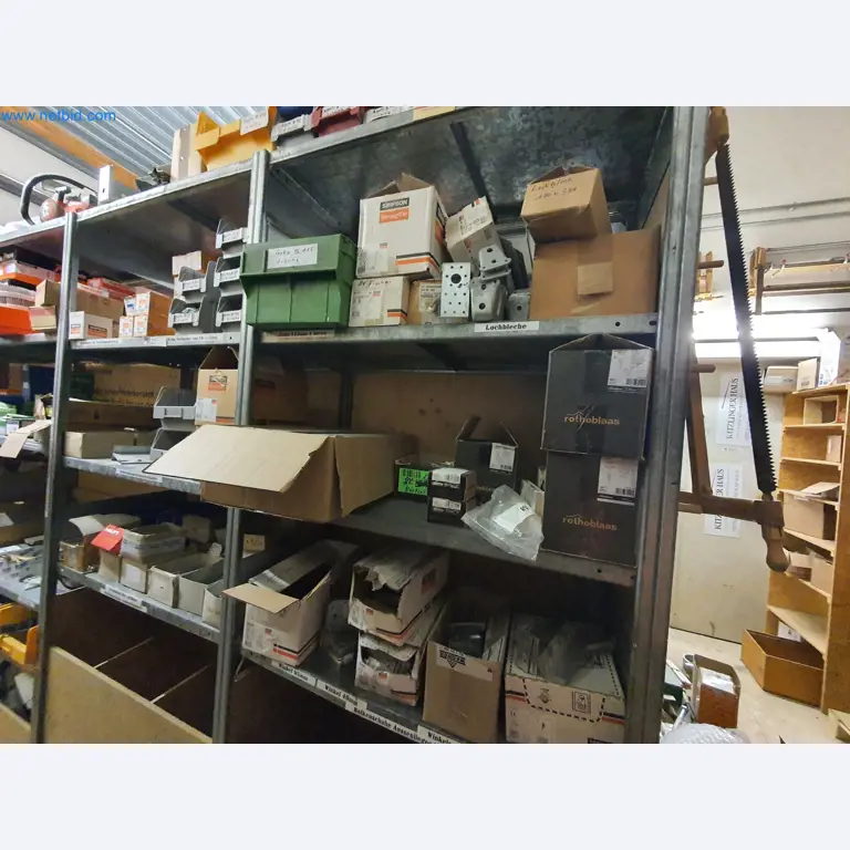 Holzbearbeitende- und metallbearbeitende Maschinen und Warenlager eines Fertighausherstellers -12