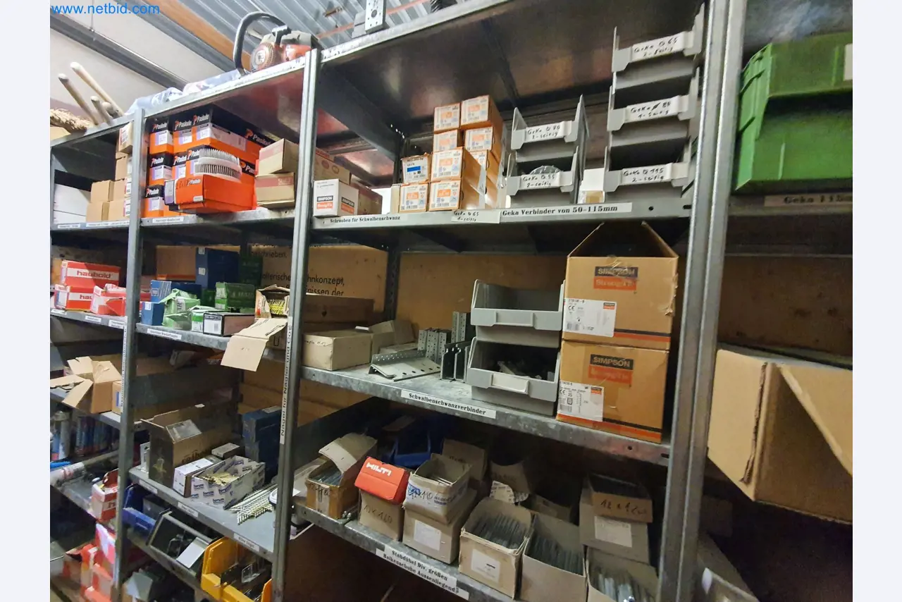 Holzbearbeitende- und metallbearbeitende Maschinen und Warenlager eines Fertighausherstellers -13