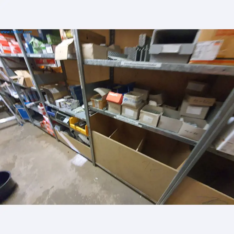 Holzbearbeitende- und metallbearbeitende Maschinen und Warenlager eines Fertighausherstellers -14