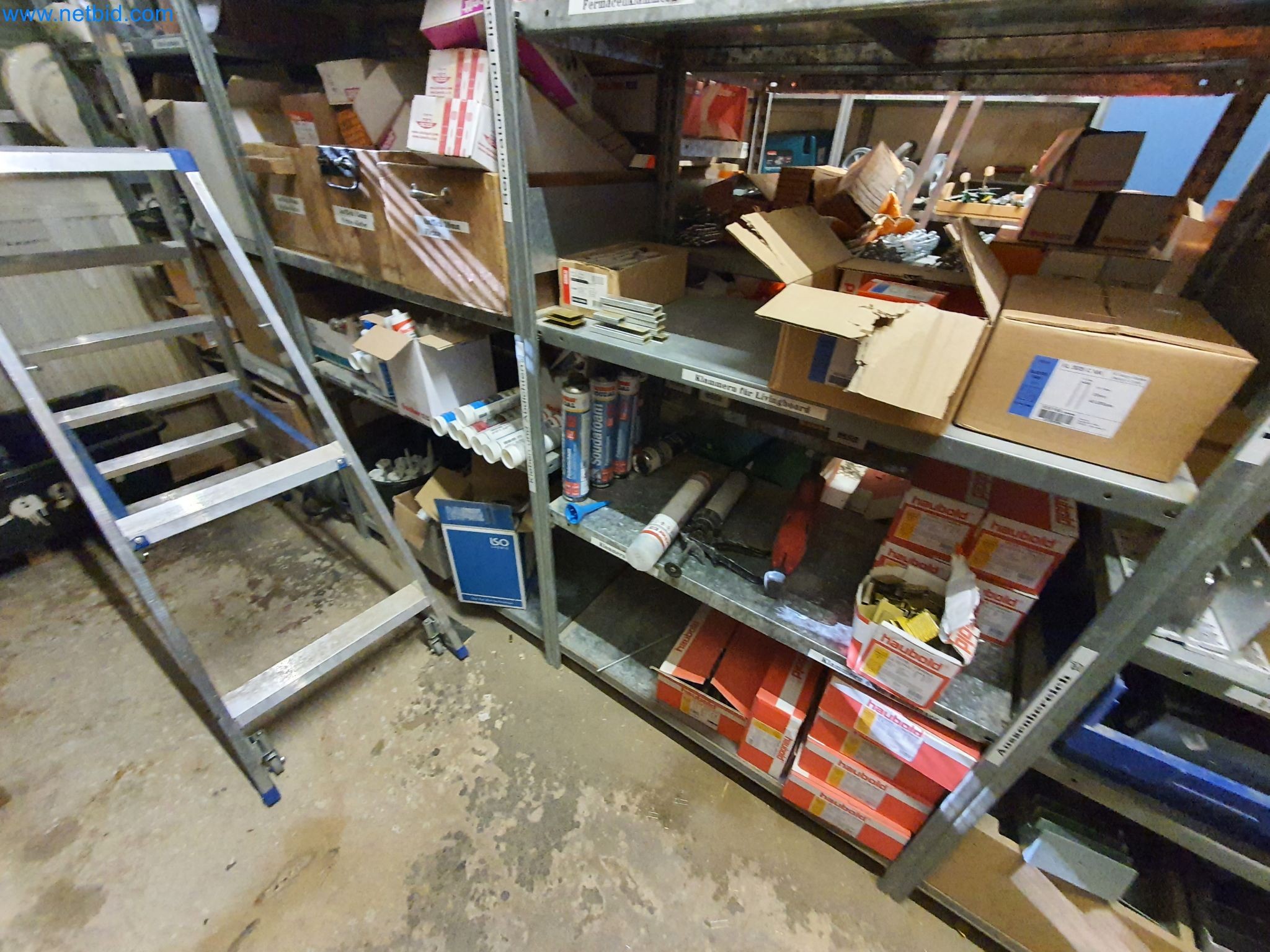 Stroji za obdelavo lesa in kovin ter skladišče proizvajalca montažnih hiš-15