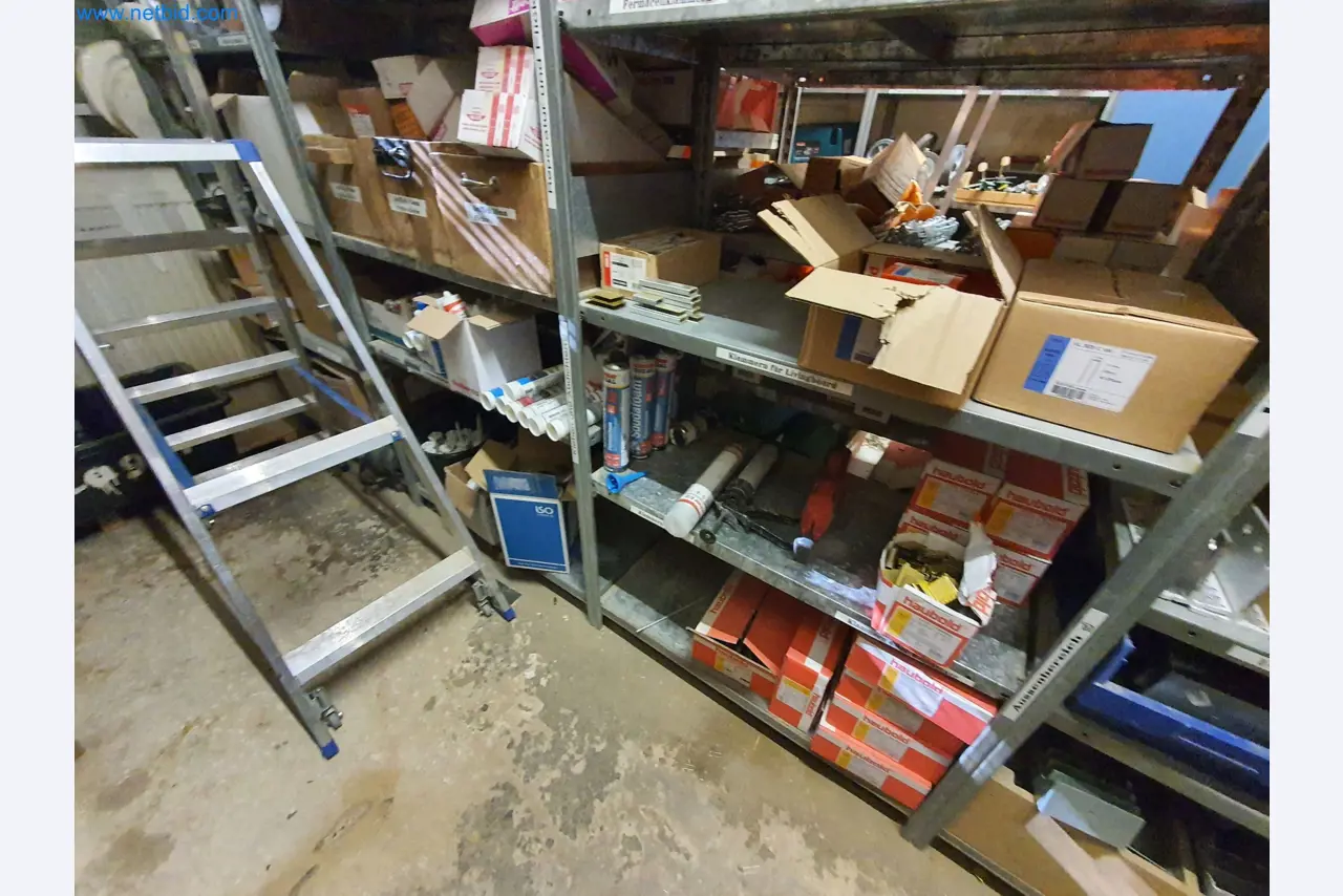 Holzbearbeitende- und metallbearbeitende Maschinen und Warenlager eines Fertighausherstellers -15