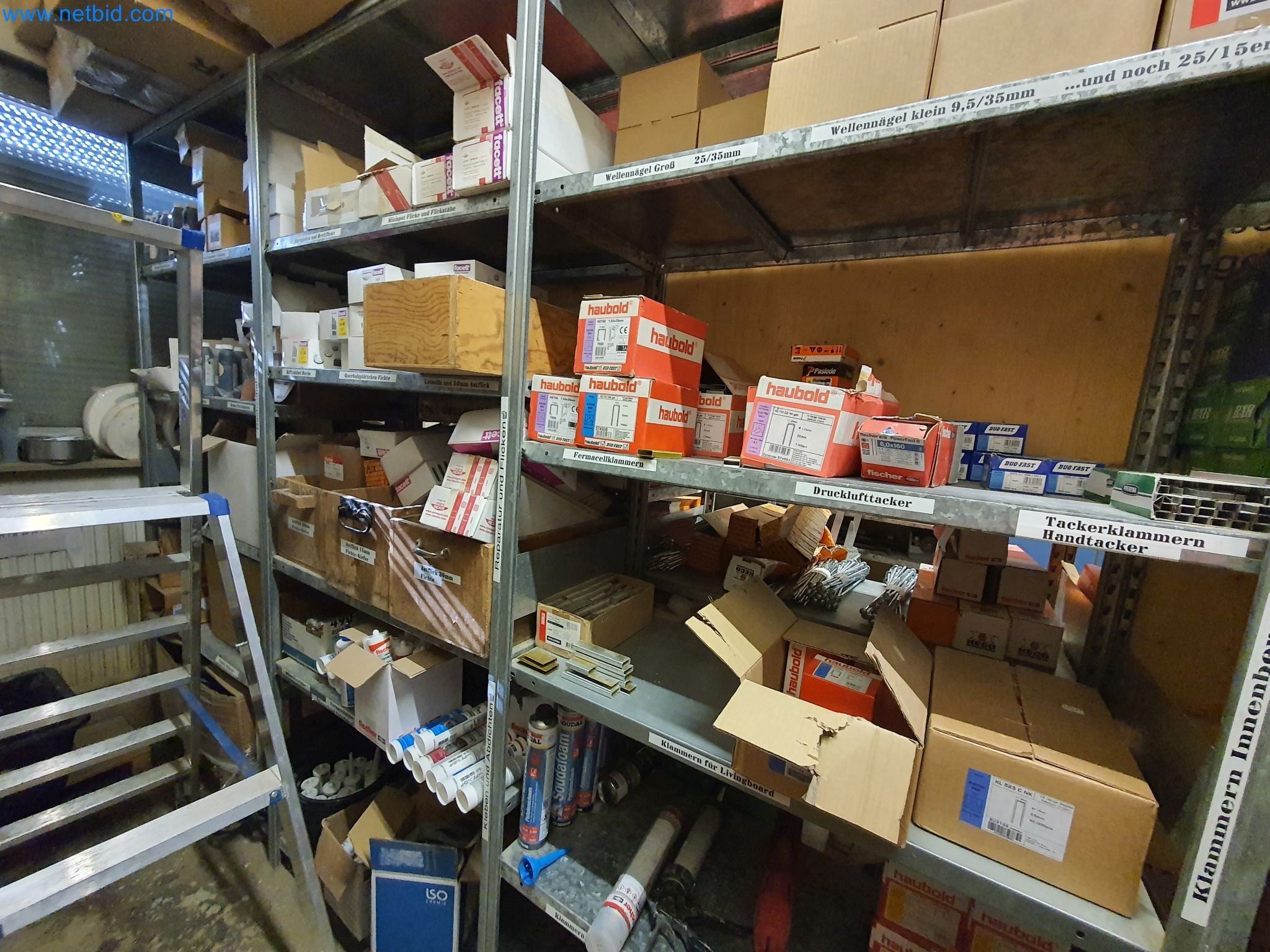 Stroji za obdelavo lesa in kovin ter skladišče proizvajalca montažnih hiš-16