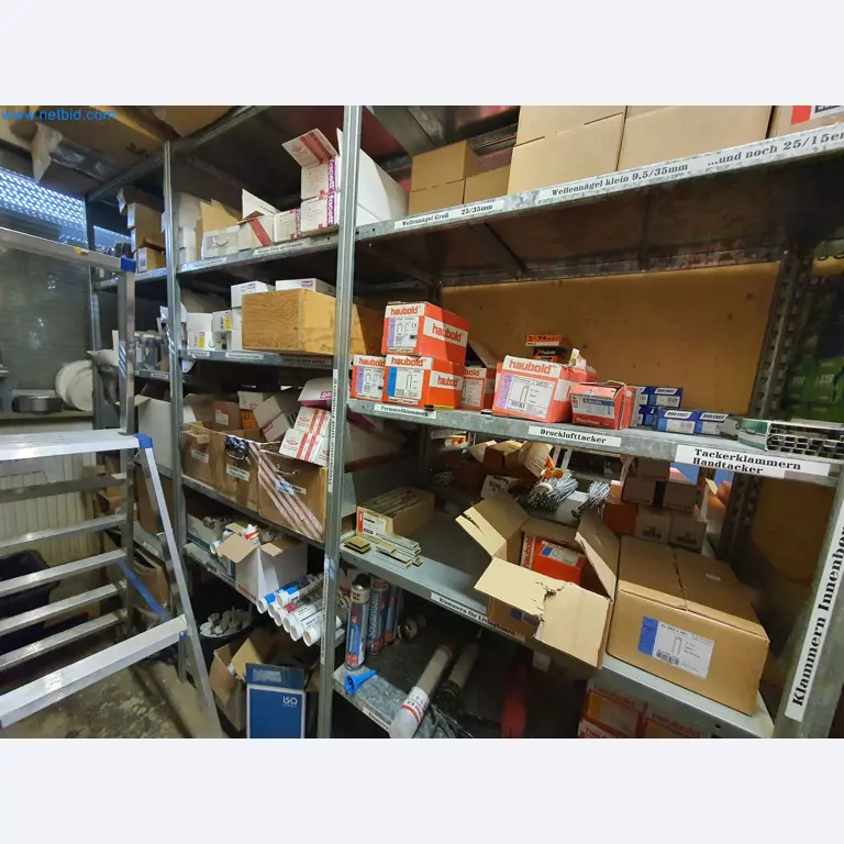 Holzbearbeitende- und metallbearbeitende Maschinen und Warenlager eines Fertighausherstellers -16