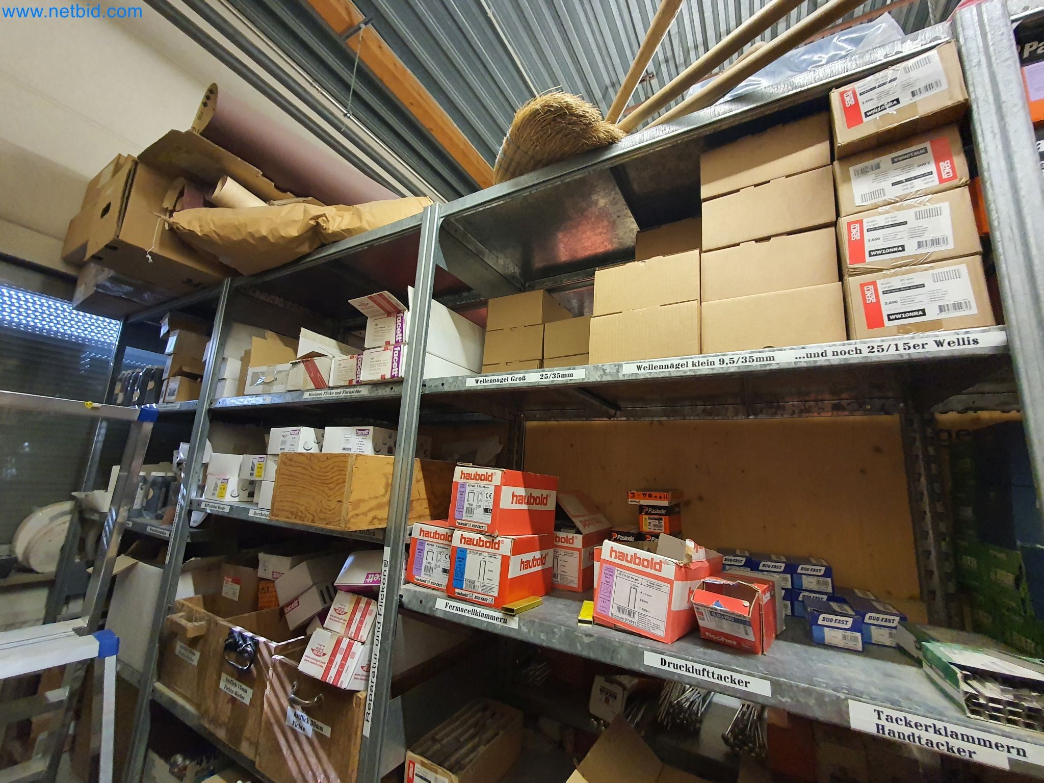 Stroji za obdelavo lesa in kovin ter skladišče proizvajalca montažnih hiš-17