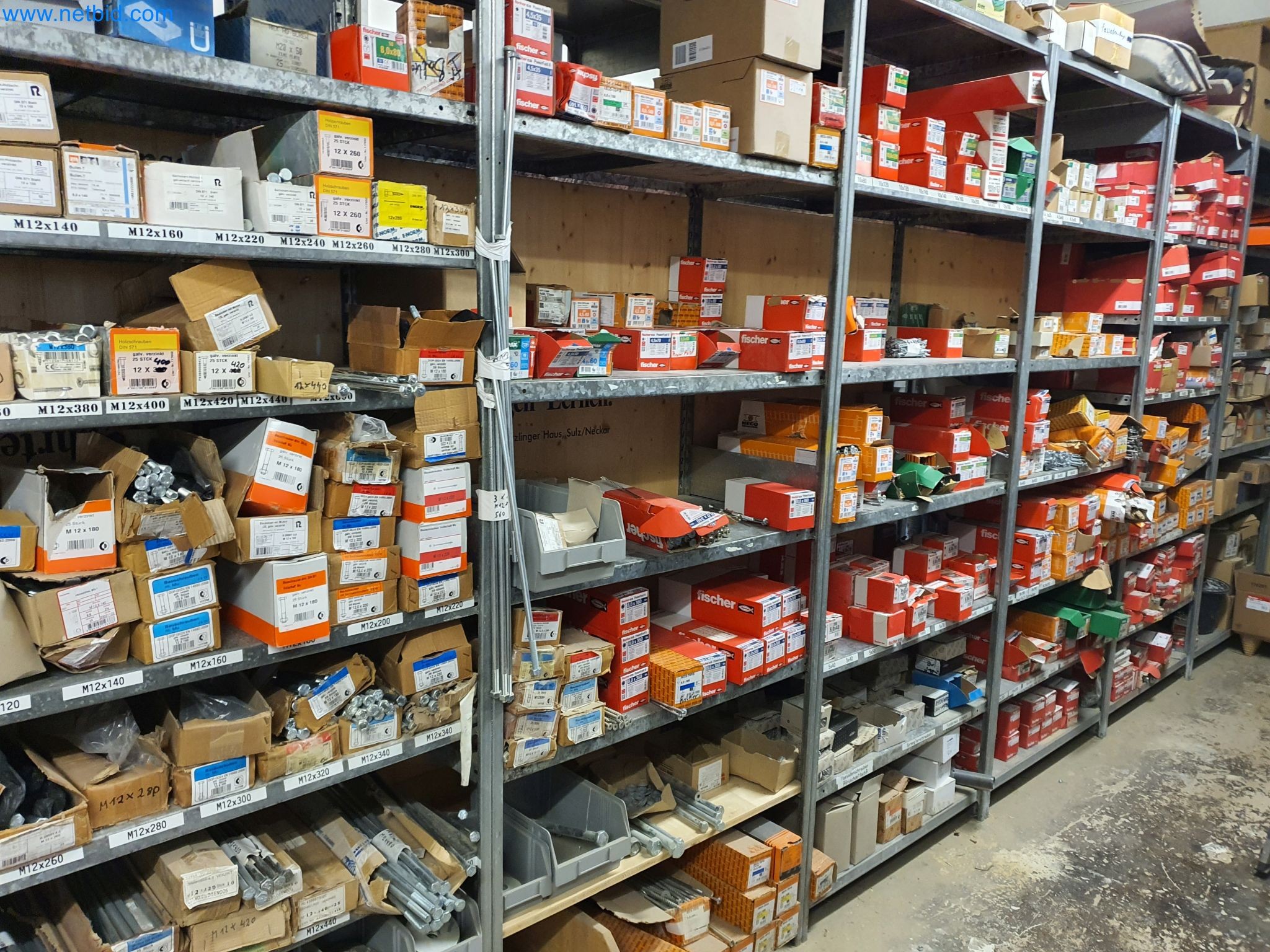 Stroji za obdelavo lesa in kovin ter skladišče proizvajalca montažnih hiš-1