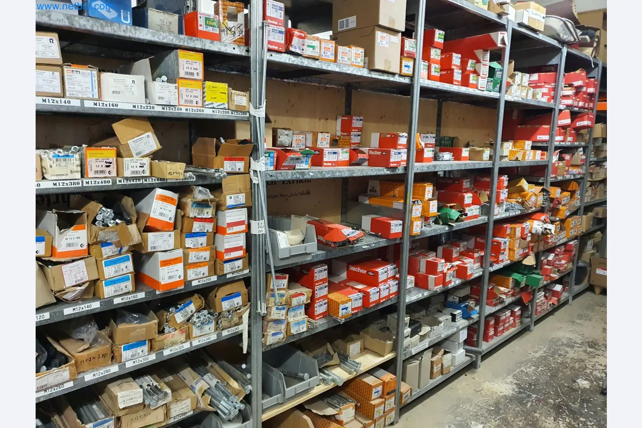 Holzbearbeitende- und metallbearbeitende Maschinen und Warenlager eines Fertighausherstellers -1