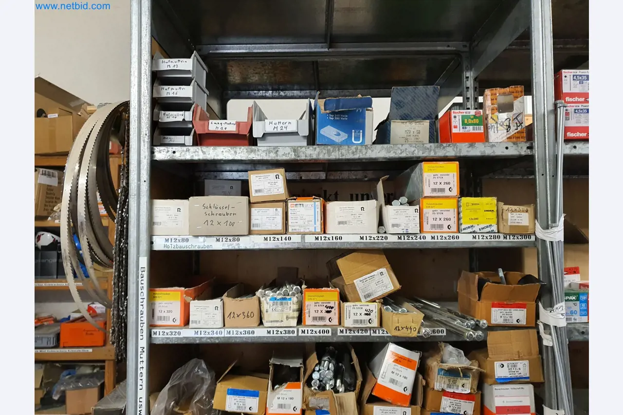 Holzbearbeitende- und metallbearbeitende Maschinen und Warenlager eines Fertighausherstellers -2