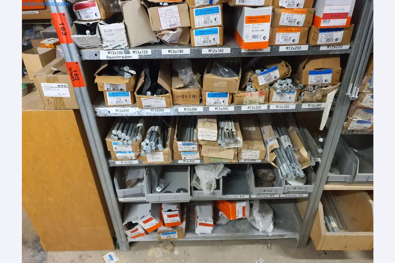 Holzbearbeitende- und metallbearbeitende Maschinen und Warenlager eines Fertighausherstellers -3