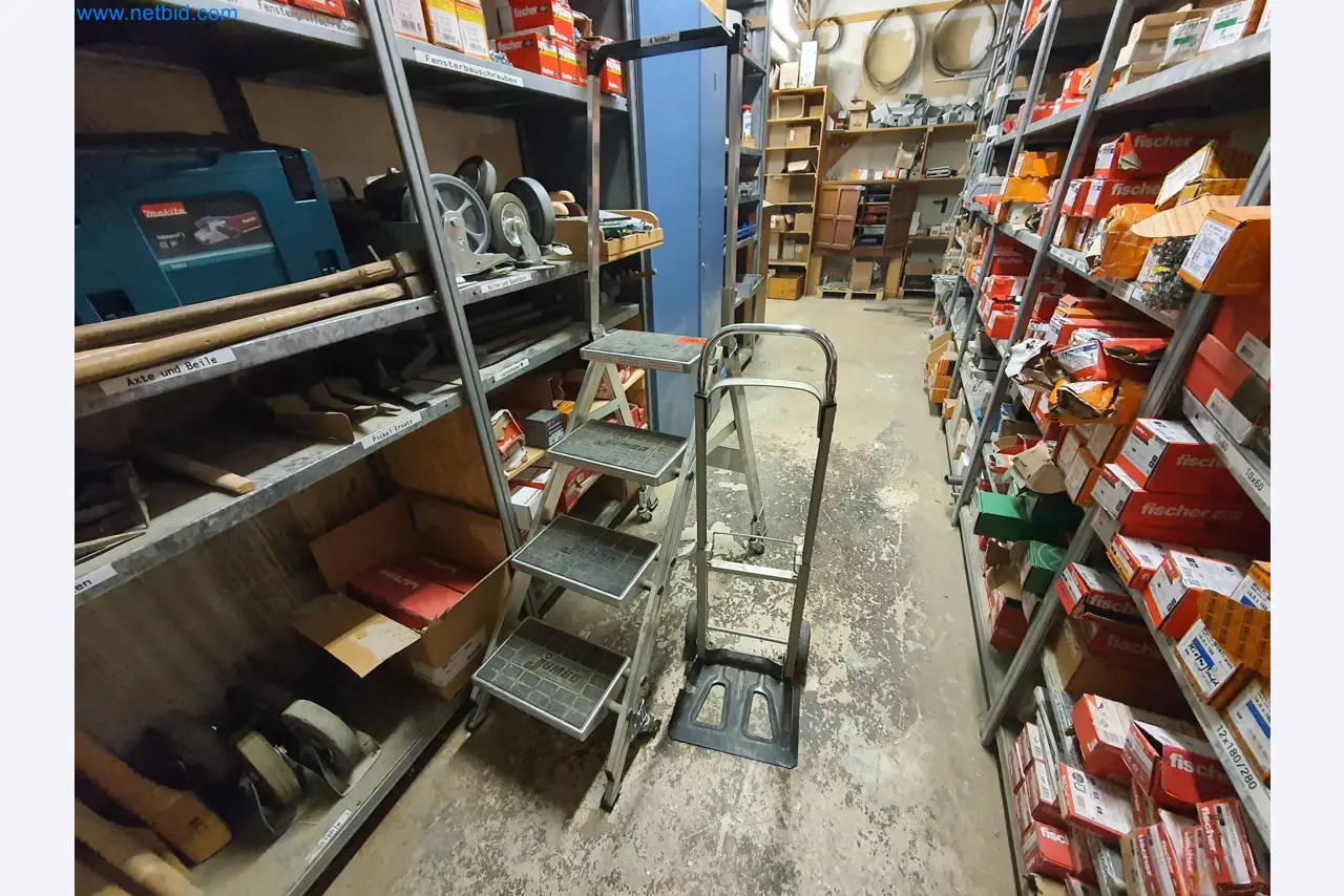 Holzbearbeitende- und metallbearbeitende Maschinen und Warenlager eines Fertighausherstellers -2