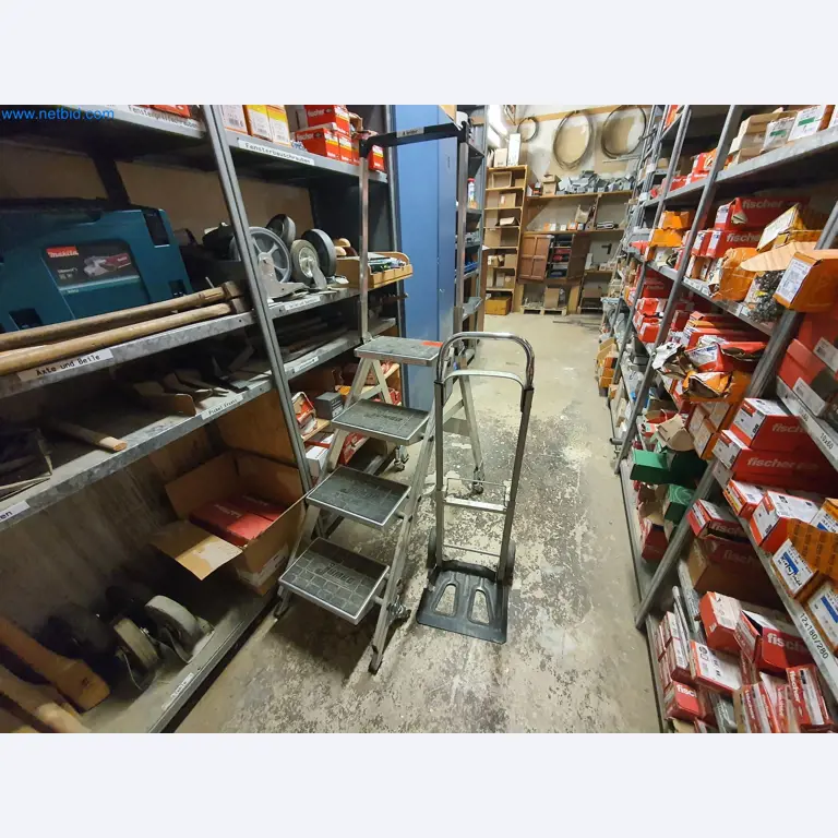 Holzbearbeitende- und metallbearbeitende Maschinen und Warenlager eines Fertighausherstellers -2