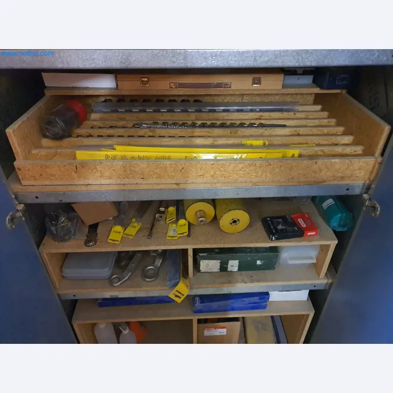 Holzbearbeitende- und metallbearbeitende Maschinen und Warenlager eines Fertighausherstellers -3