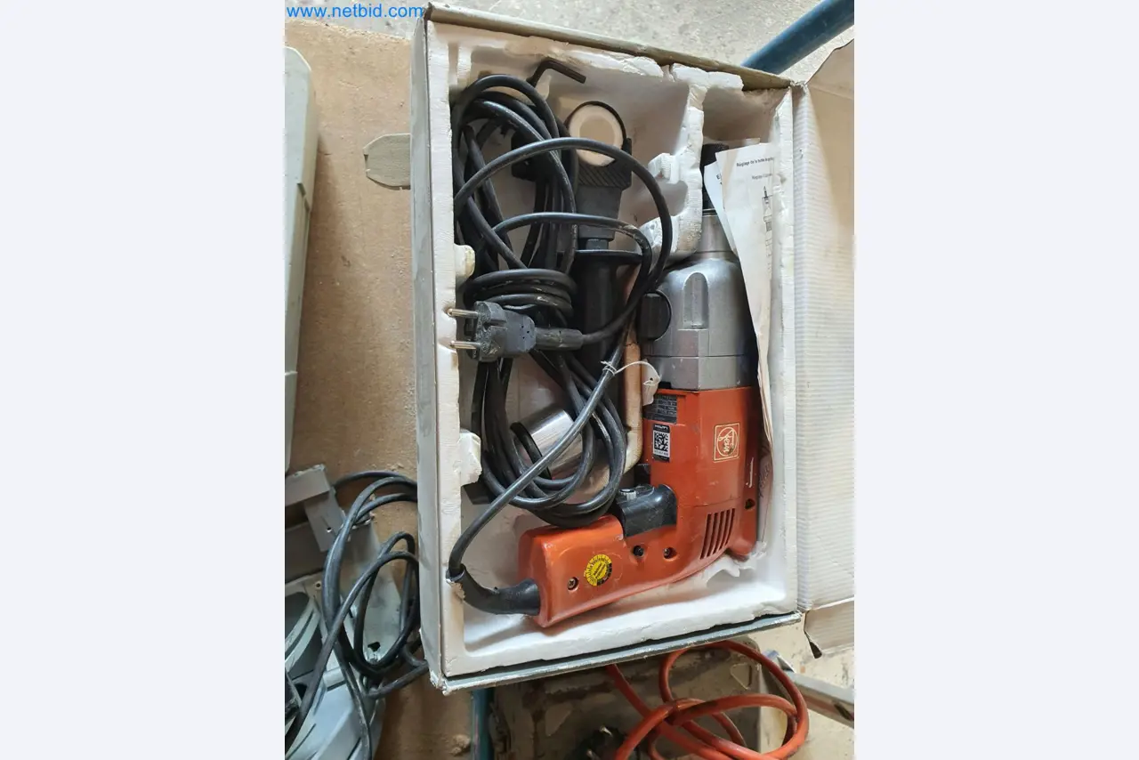 Holzbearbeitende- und metallbearbeitende Maschinen und Warenlager eines Fertighausherstellers -11