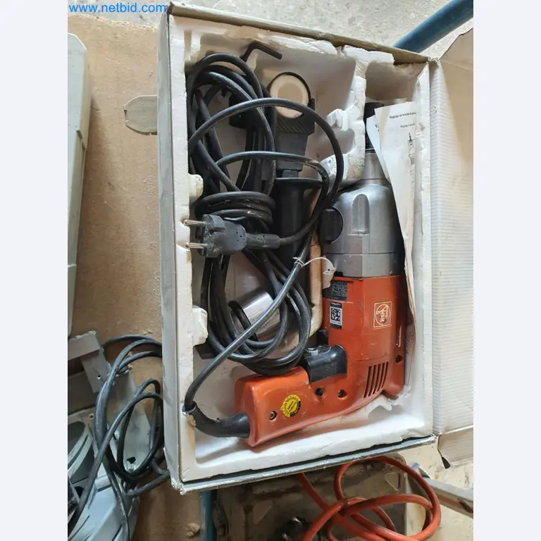 Holzbearbeitende- und metallbearbeitende Maschinen und Warenlager eines Fertighausherstellers -11