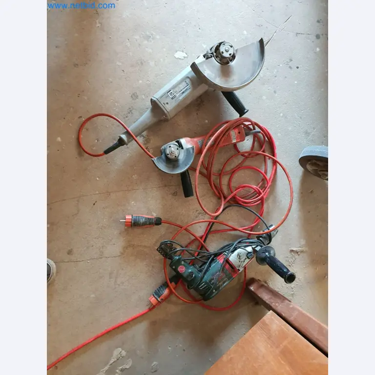 Holzbearbeitende- und metallbearbeitende Maschinen und Warenlager eines Fertighausherstellers -13