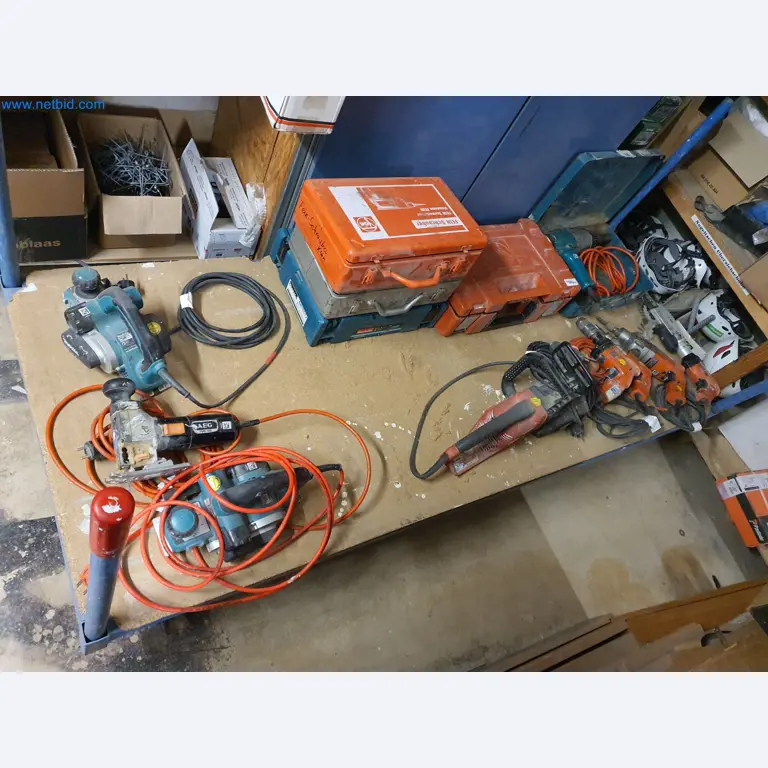 Holzbearbeitende- und metallbearbeitende Maschinen und Warenlager eines Fertighausherstellers -15