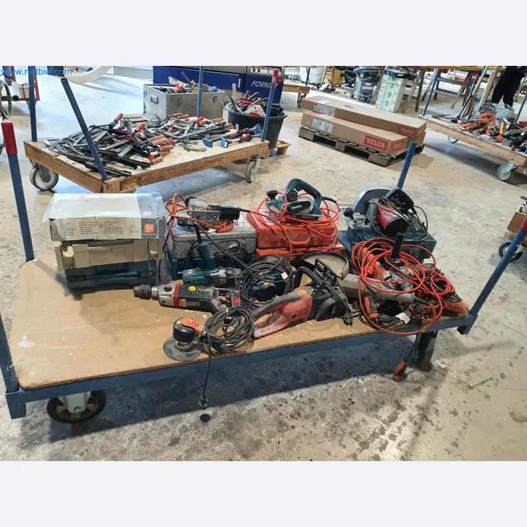 Holzbearbeitende- und metallbearbeitende Maschinen und Warenlager eines Fertighausherstellers -16