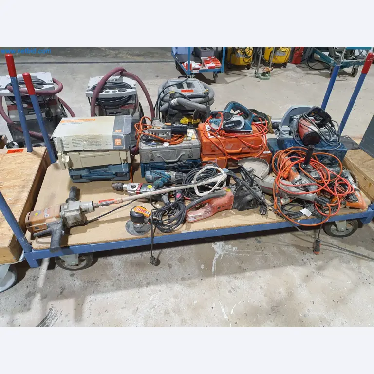 Holzbearbeitende- und metallbearbeitende Maschinen und Warenlager eines Fertighausherstellers -1