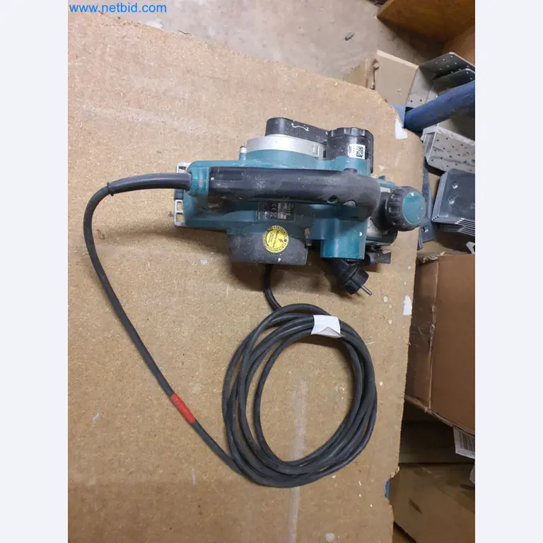 Holzbearbeitende- und metallbearbeitende Maschinen und Warenlager eines Fertighausherstellers -2