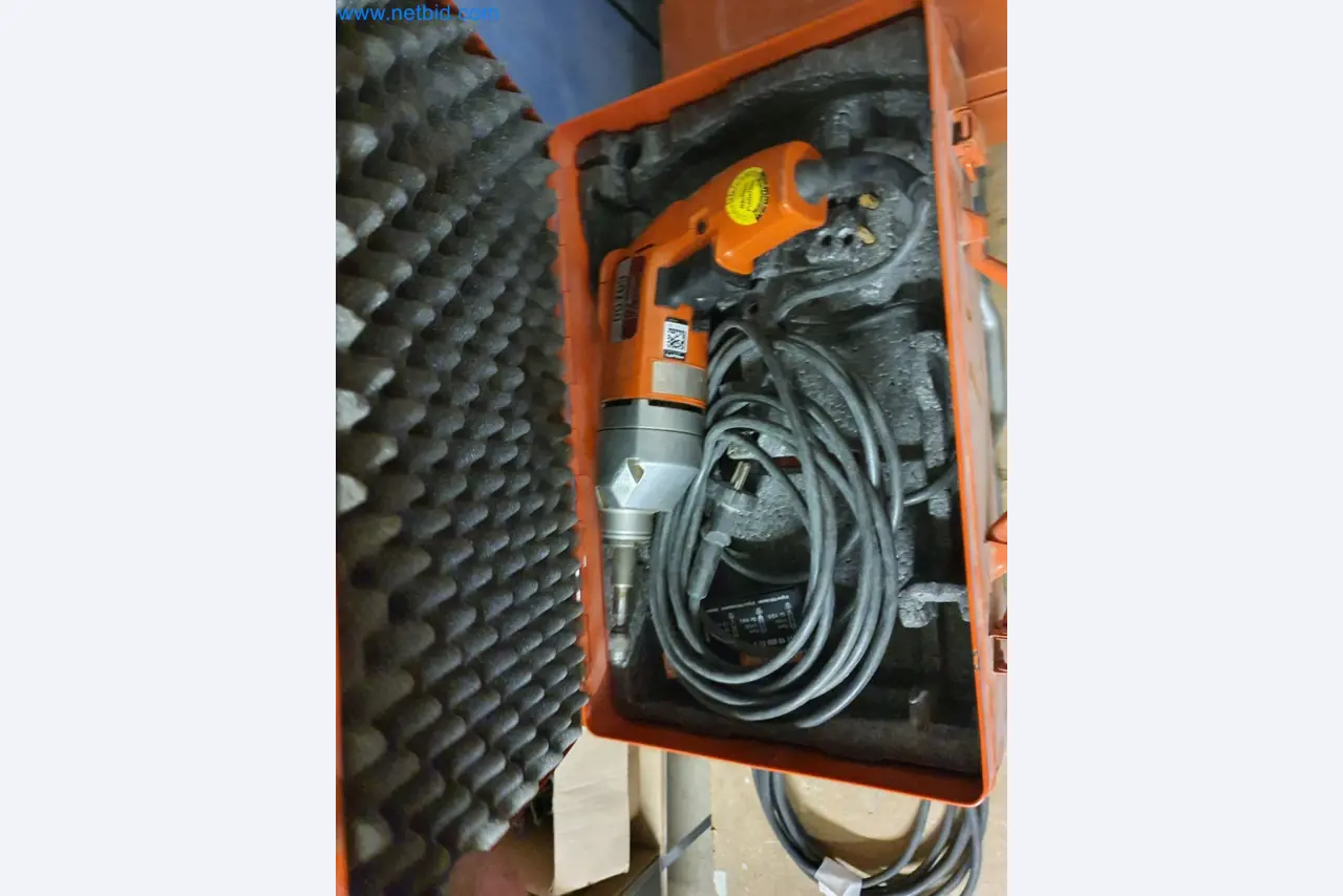 Holzbearbeitende- und metallbearbeitende Maschinen und Warenlager eines Fertighausherstellers -3