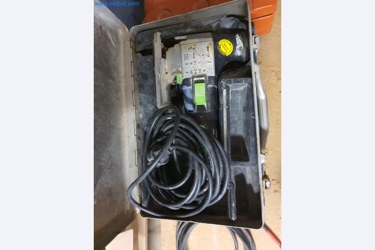 Holzbearbeitende- und metallbearbeitende Maschinen und Warenlager eines Fertighausherstellers -4