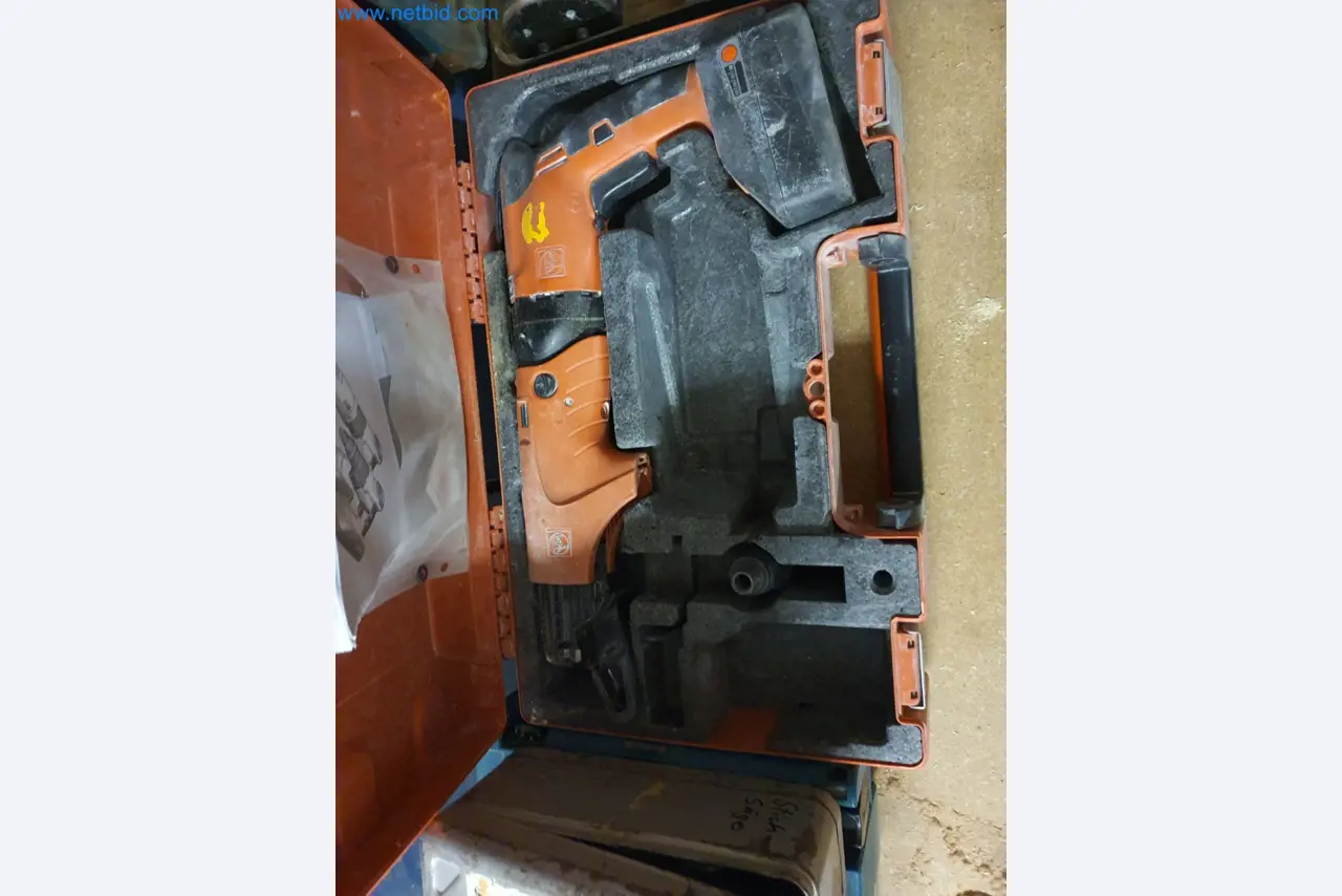 Holzbearbeitende- und metallbearbeitende Maschinen und Warenlager eines Fertighausherstellers -5