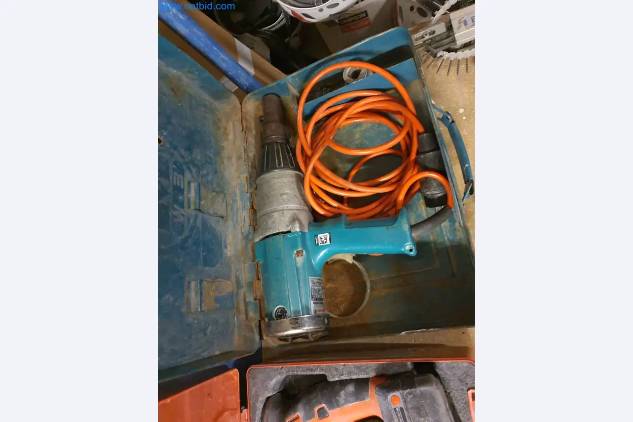 Holzbearbeitende- und metallbearbeitende Maschinen und Warenlager eines Fertighausherstellers -6