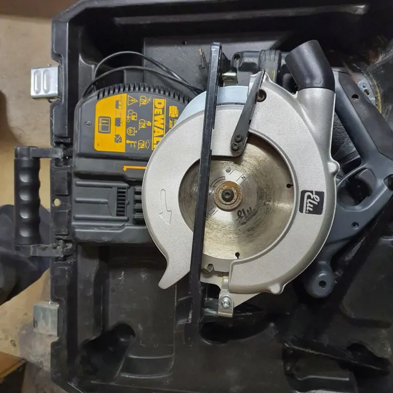 Akku-Handkreissäge Elu MHA24