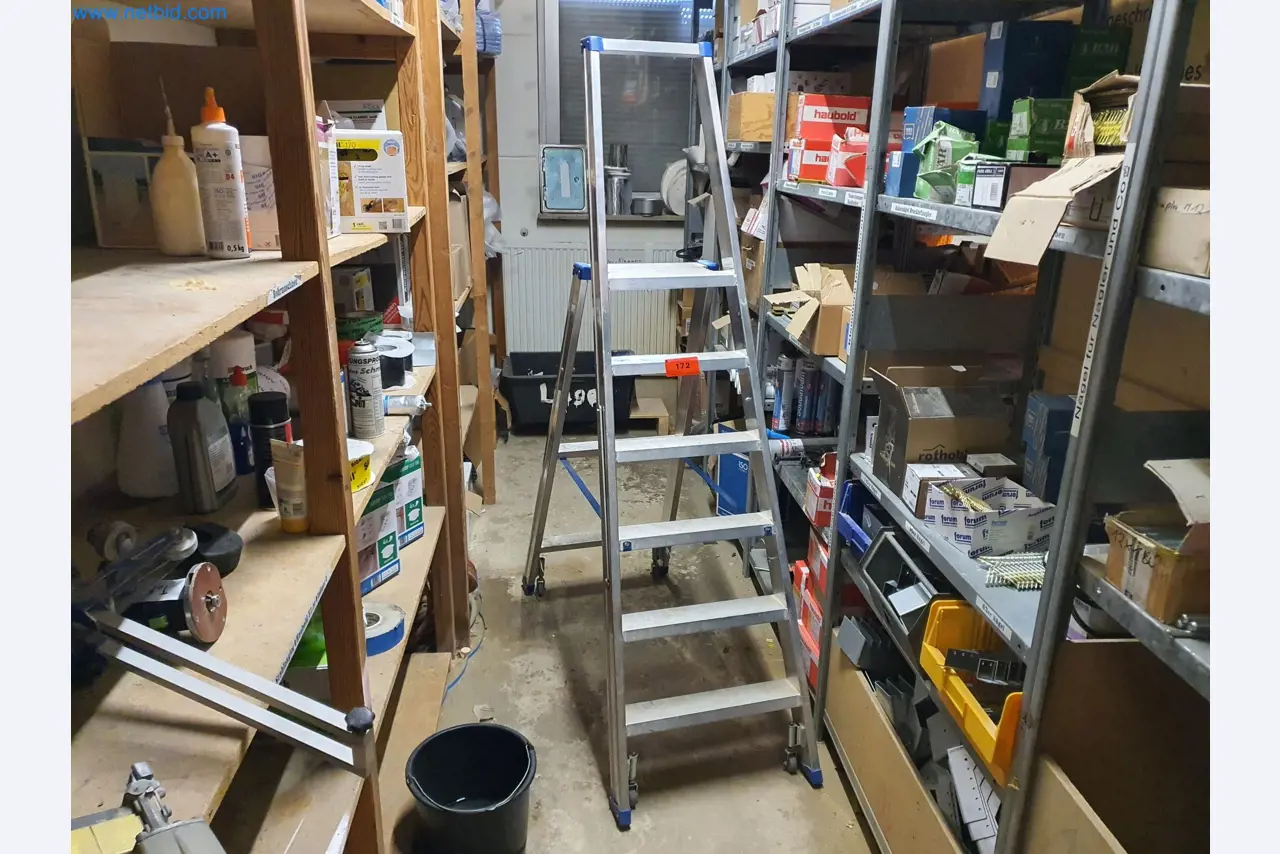 Holzbearbeitende- und metallbearbeitende Maschinen und Warenlager eines Fertighausherstellers -1