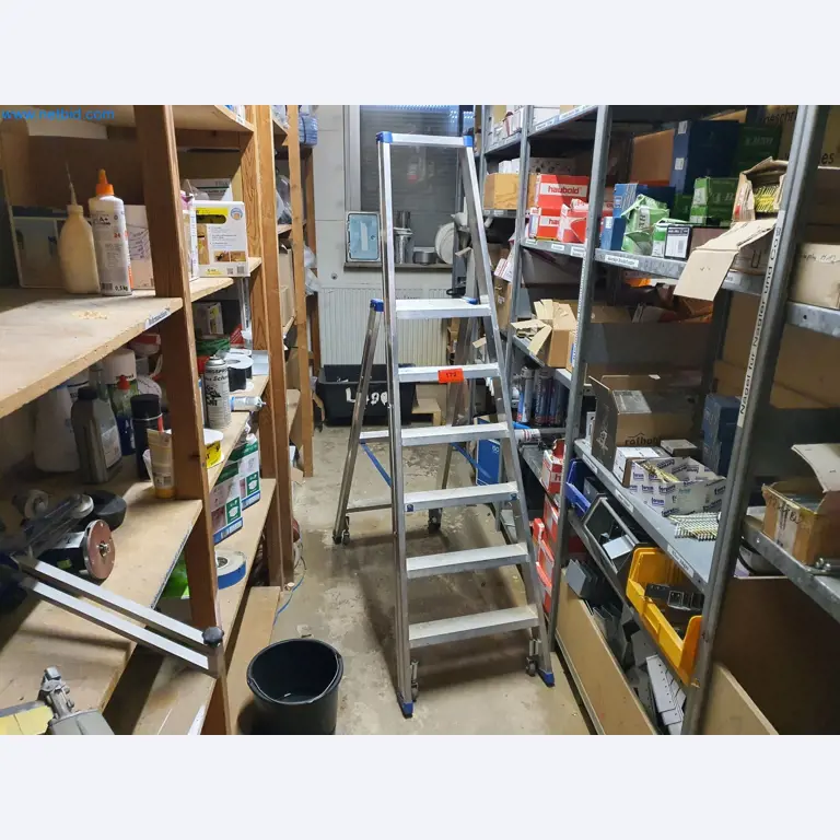 Holzbearbeitende- und metallbearbeitende Maschinen und Warenlager eines Fertighausherstellers -1