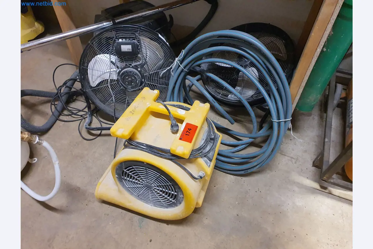 Holzbearbeitende- und metallbearbeitende Maschinen und Warenlager eines Fertighausherstellers -1