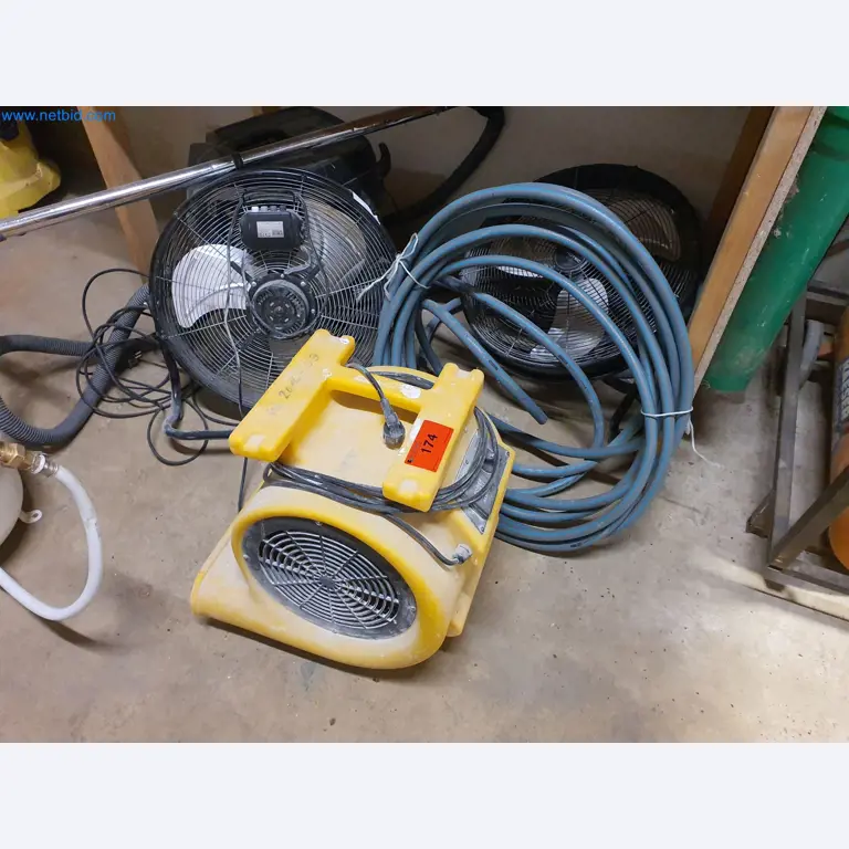 Holzbearbeitende- und metallbearbeitende Maschinen und Warenlager eines Fertighausherstellers -1