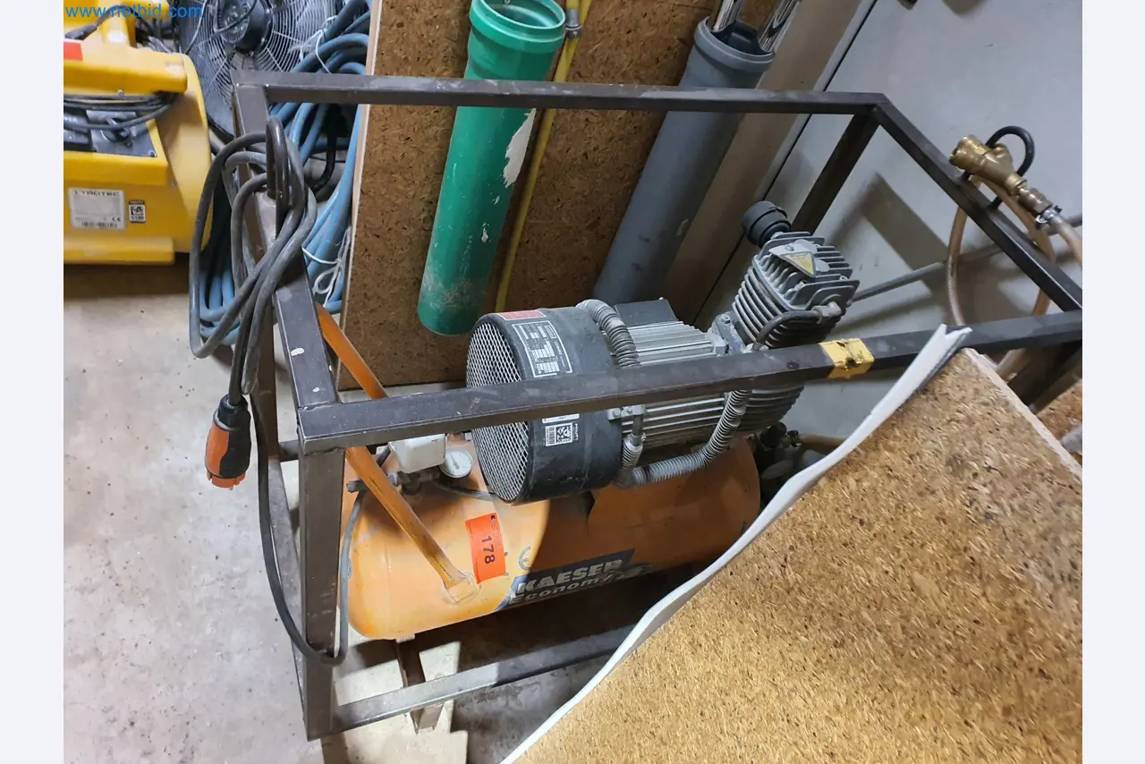 Holzbearbeitende- und metallbearbeitende Maschinen und Warenlager eines Fertighausherstellers -1