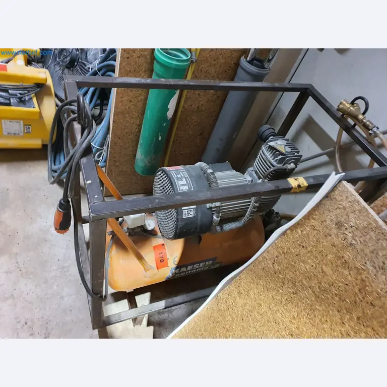 Holzbearbeitende- und metallbearbeitende Maschinen und Warenlager eines Fertighausherstellers -1