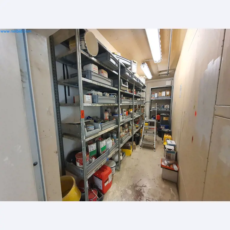 Holzbearbeitende- und metallbearbeitende Maschinen und Warenlager eines Fertighausherstellers -1