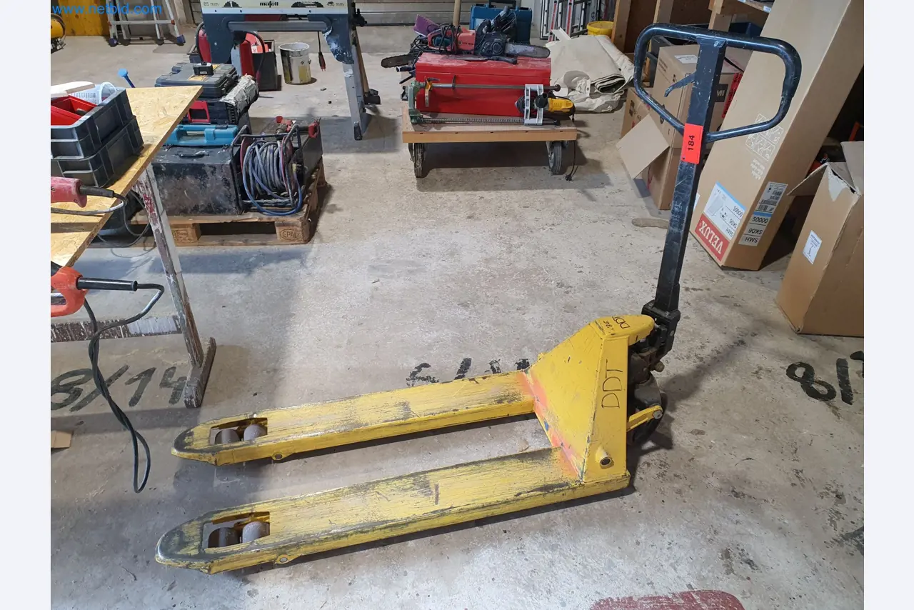 Maszyny do obróbki drewna i metalu oraz magazyn producenta domów prefabrykowanych-1