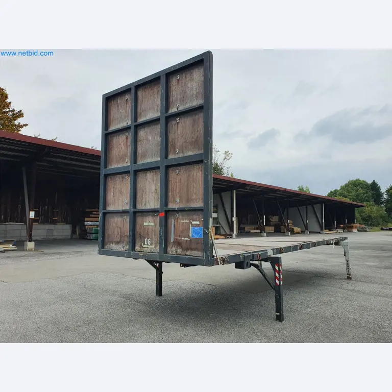 Holzbearbeitende- und metallbearbeitende Maschinen und Warenlager eines Fertighausherstellers -1