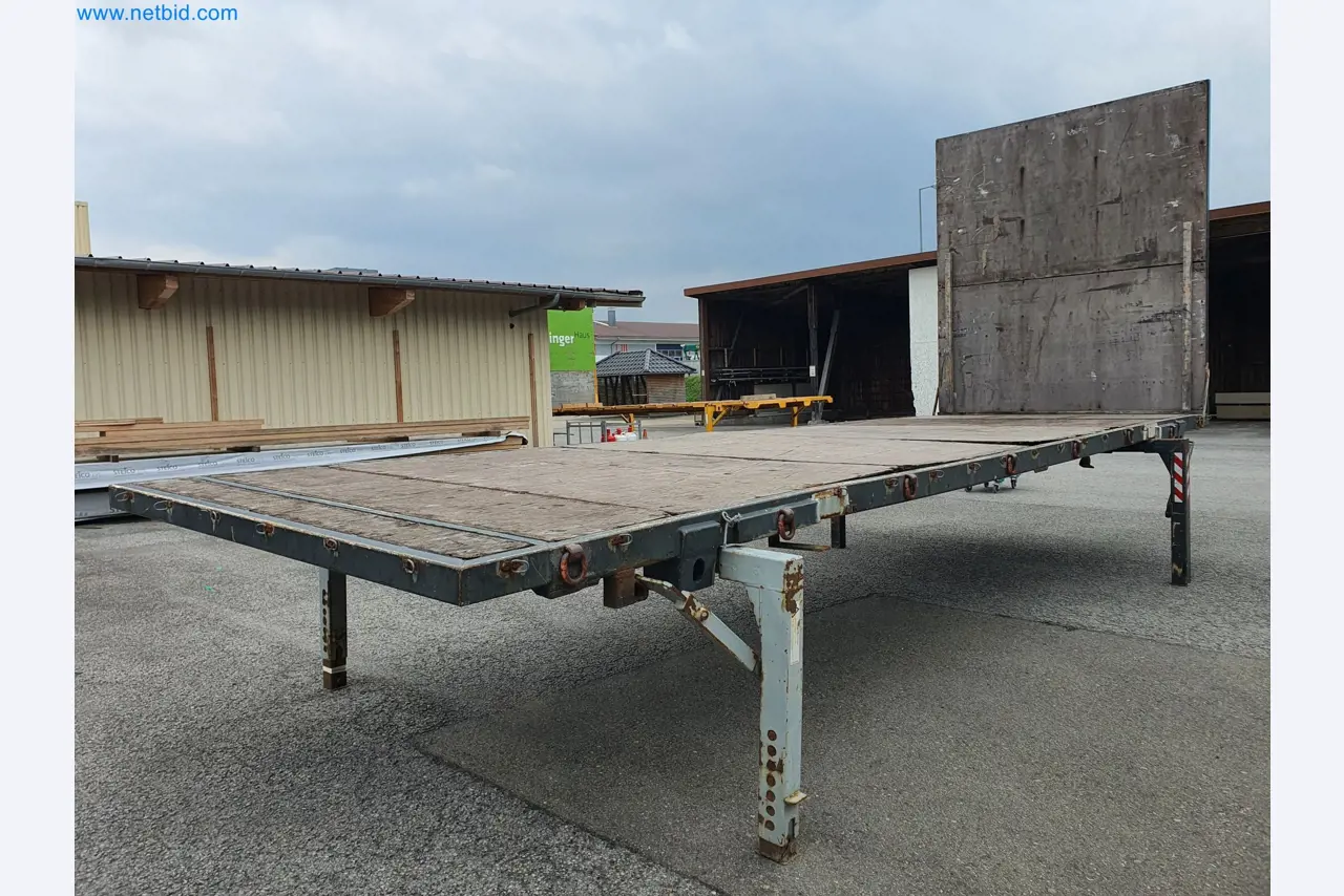 Holzbearbeitende- und metallbearbeitende Maschinen und Warenlager eines Fertighausherstellers -2