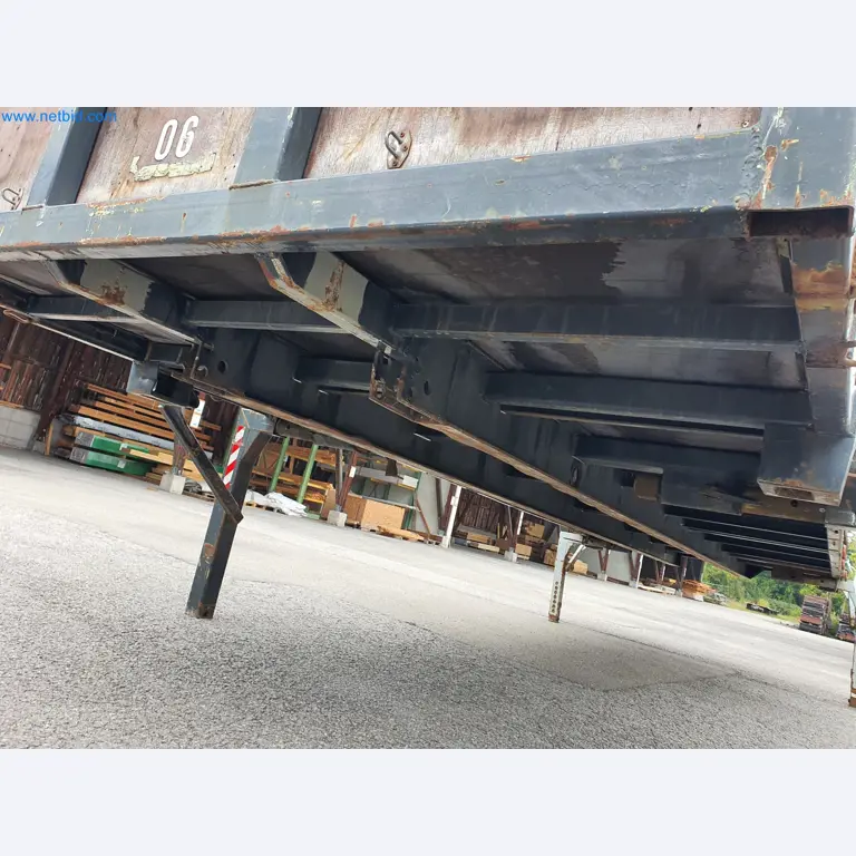 Holzbearbeitende- und metallbearbeitende Maschinen und Warenlager eines Fertighausherstellers -3