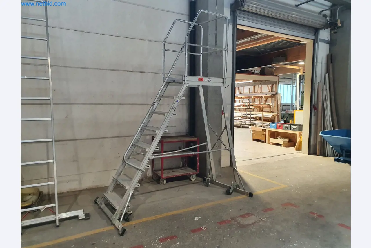 Maszyny do obróbki drewna i metalu oraz magazyn producenta domów prefabrykowanych-1