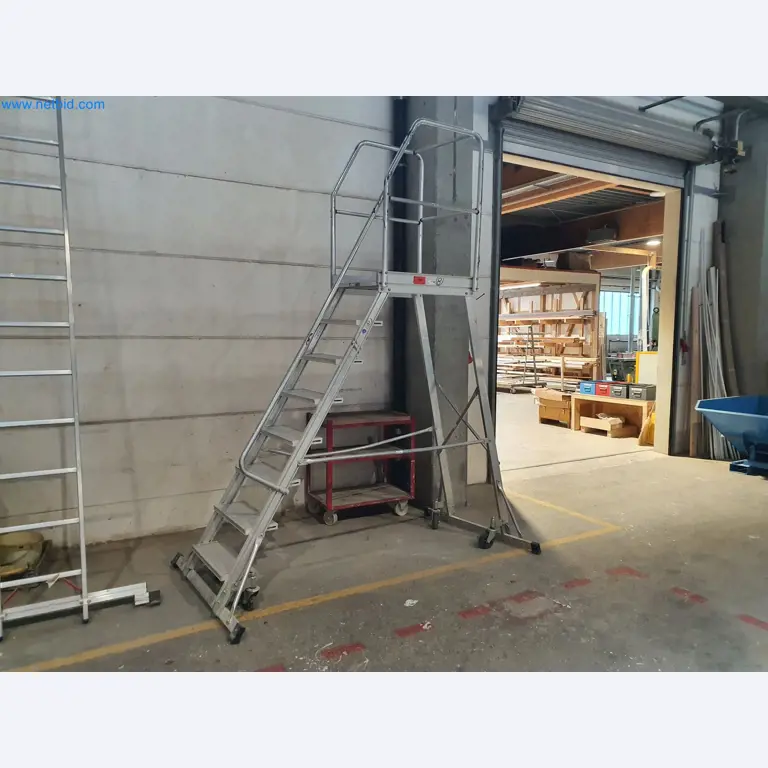 Maszyny do obróbki drewna i metalu oraz magazyn producenta domów prefabrykowanych-1