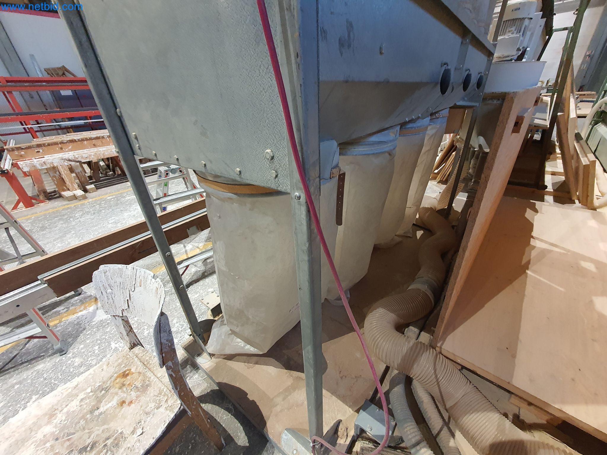 Maszyny do obróbki drewna i metalu oraz magazyn producenta domów prefabrykowanych-10