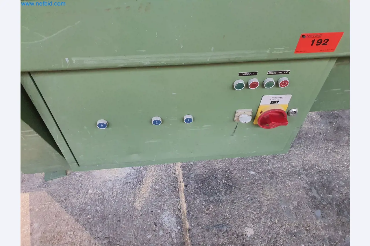 Holzbearbeitende- und metallbearbeitende Maschinen und Warenlager eines Fertighausherstellers -2