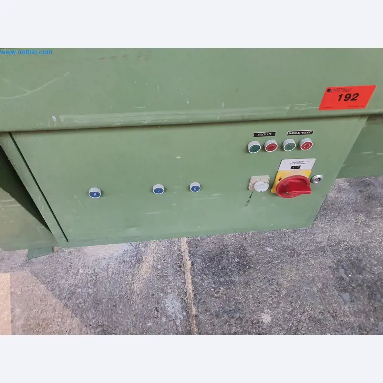 Holzbearbeitende- und metallbearbeitende Maschinen und Warenlager eines Fertighausherstellers -2