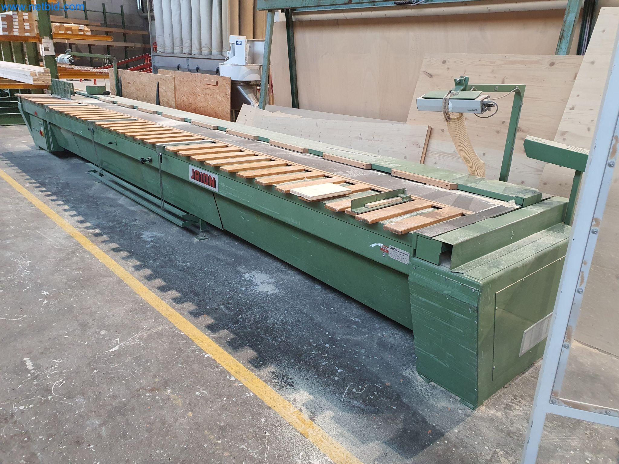 Maszyny do obróbki drewna i metalu oraz magazyn producenta domów prefabrykowanych-4